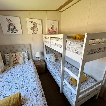 Cottontail Lodge - Hot Tub - Pet Friendly South Cerney Dış mekan fotoğraf
