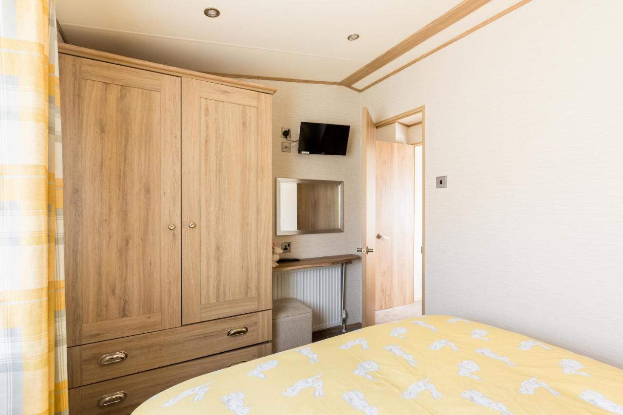 Cottontail Lodge - Hot Tub - Pet Friendly South Cerney Dış mekan fotoğraf