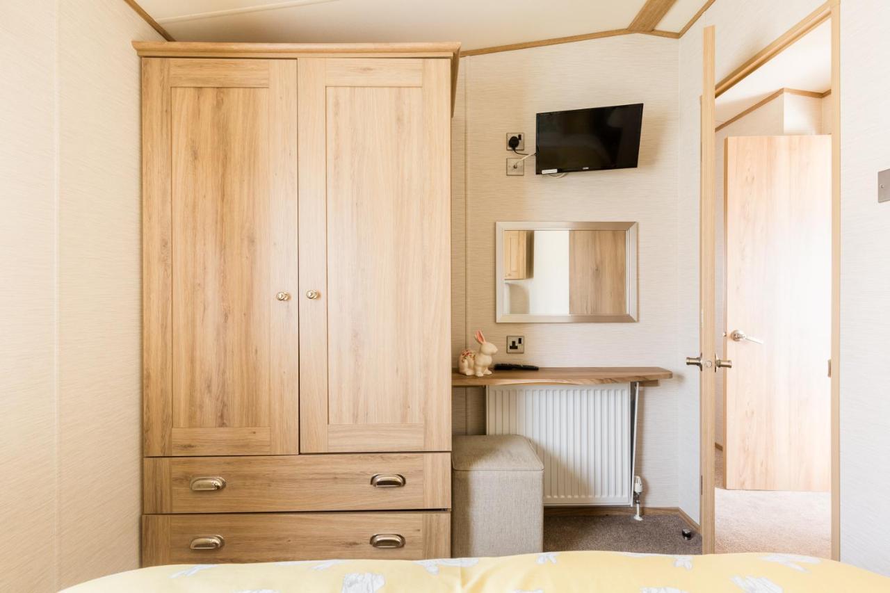Cottontail Lodge - Hot Tub - Pet Friendly South Cerney Dış mekan fotoğraf
