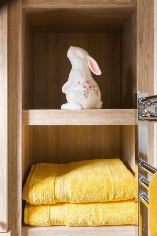 Cottontail Lodge - Hot Tub - Pet Friendly South Cerney Dış mekan fotoğraf