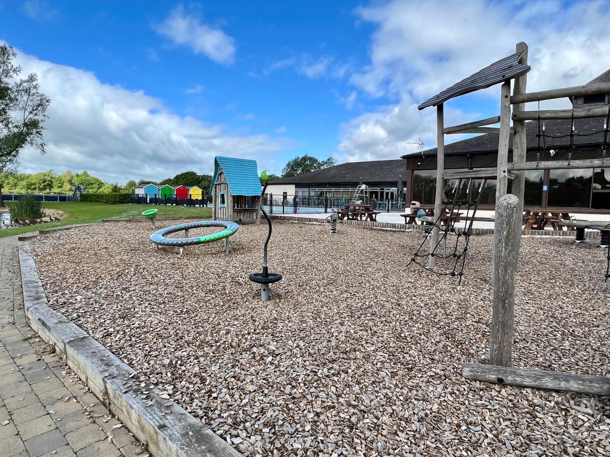 Cottontail Lodge - Hot Tub - Pet Friendly South Cerney Dış mekan fotoğraf