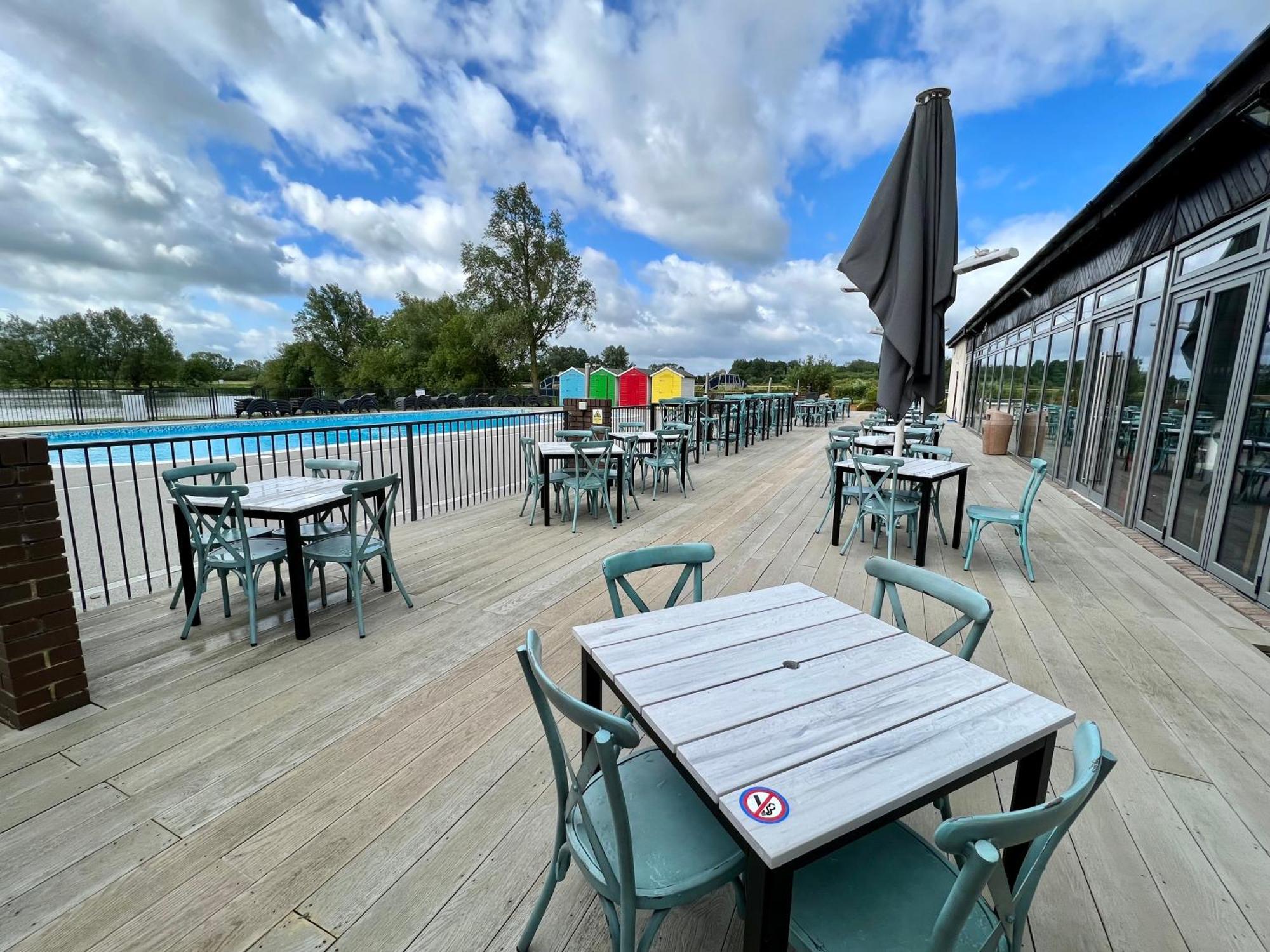 Cottontail Lodge - Hot Tub - Pet Friendly South Cerney Dış mekan fotoğraf